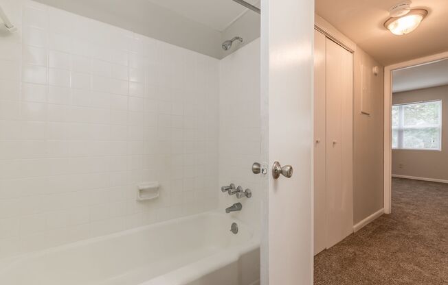 1 bed, 1 bath, 750 sqft, $1,110, Unit B-02