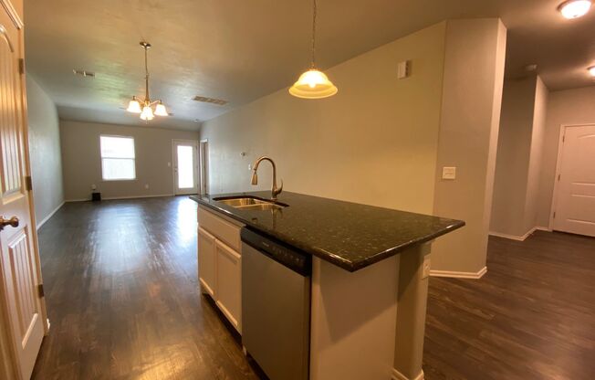 3 beds, 2 baths, $1,495