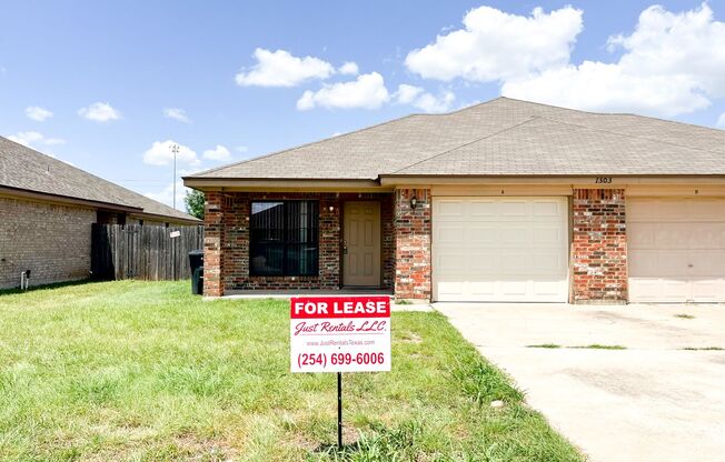 1303 Nicholas Cir