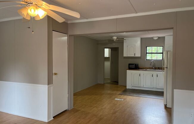 2 beds, 1 bath, $1,075, Unit UNIT A