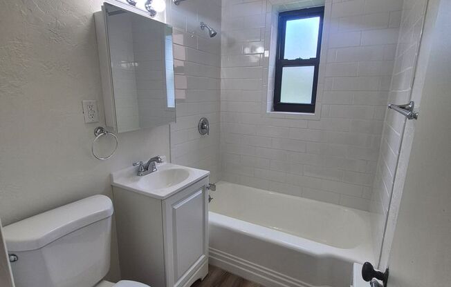 1 bed, 1 bath, 600 sqft, $1,199, Unit 5631 Rippey St. #A3