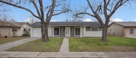 300 ROANOKE DR