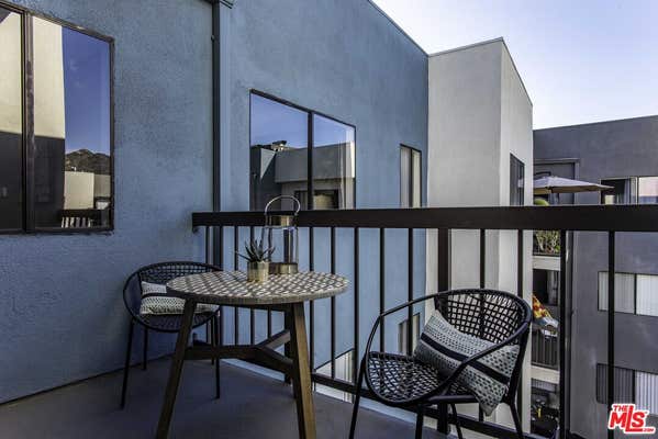 2 beds, 2 baths, 1,165 sqft, $2,800