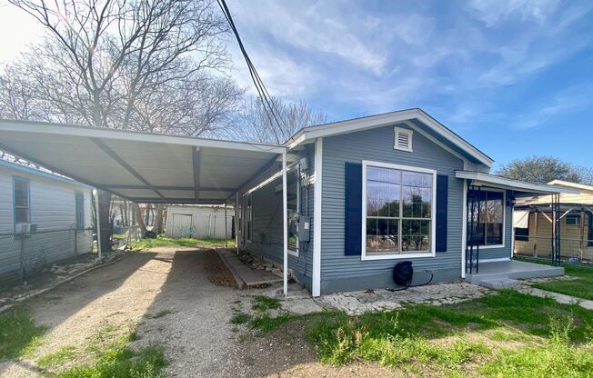 Adorable 3 Bedroom in Loma Vista!