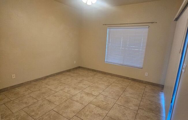 2 beds, 1 bath, $1,450, Unit # 40