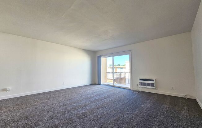 1 bed, 1 bath, 700 sqft, $1,750, Unit 15