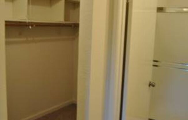 1 bed, 1 bath, 695 sqft, $1,950, Unit 425