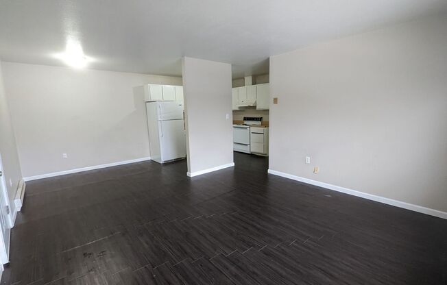 1 bed, 1 bath, 700 sqft, $550, Unit 1108 Randolph St Apt 112