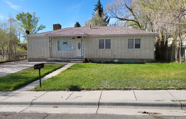 3 Bedroom 1 Bath Single Family Home In Green River!