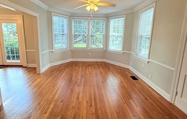 Bright & Spacious 2BR Unit w/ Bay Windows!