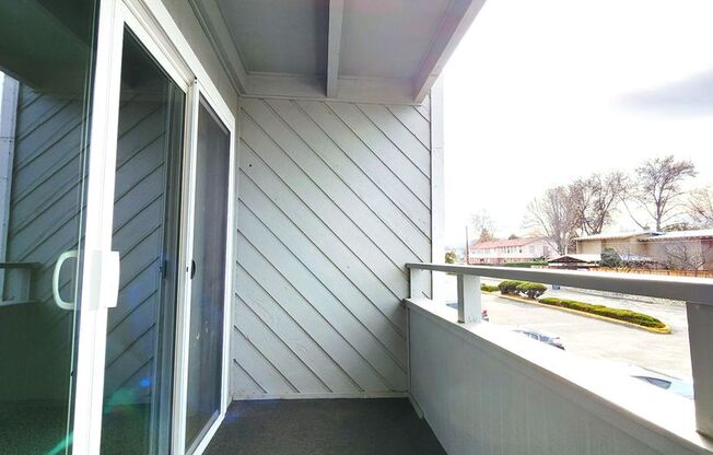 1 bed, 1 bath, 643 sqft, $1,275, Unit 210