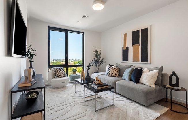1 bed, 1 bath, 651 sqft, $4,250, Unit 717