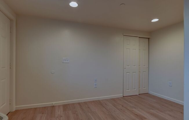 Studio, 1 bath, 225 sqft, $900, Unit Unit 19