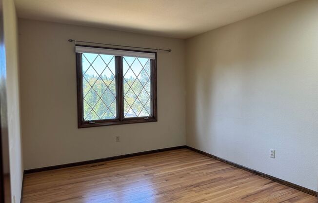 4 beds, 2.5 baths, $4,500
