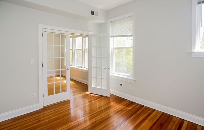 2 beds, 1 bath, 825 sqft, $2,895, Unit 3852-2