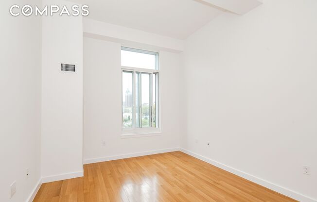 1 bed, 1 bath, 779 sqft, $4,800, Unit 9B