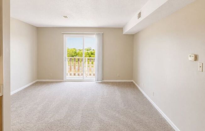 2 beds, 2 baths, $1,075, Unit 1523-10