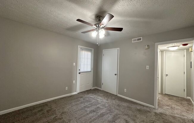 1 bed, 1 bath, $1,050, Unit Willoway-24