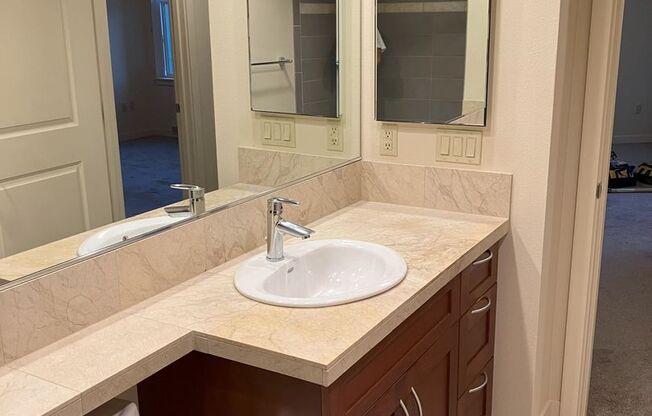 1 bed, 1 bath, $2,275, Unit Unit 461