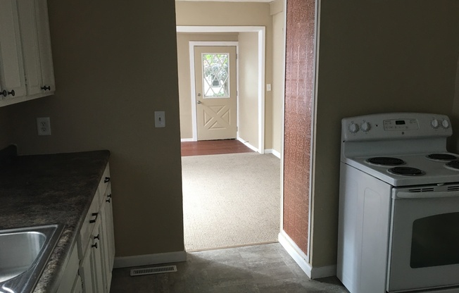Beautiful 3 Bedroom 1 bath house in St. Paul