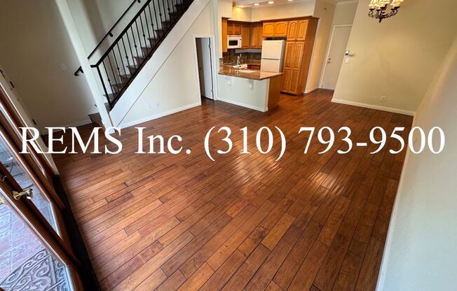 Refurbished Townhome with Laundry Hookups and Garage parking