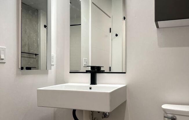 Studio, 1 bath, 320 sqft, $2,095, Unit 802