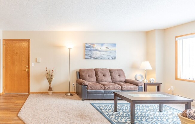 2 beds, 1 bath, 749 sqft, $1,175, Unit 104103