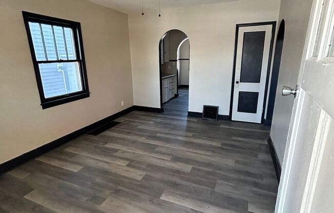 2 bedroom 1 bathroom house for rent