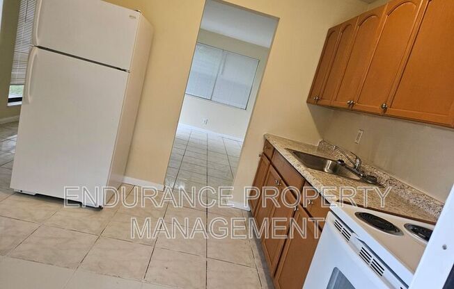1321 W 25 ST