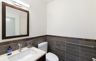 101 W 24 ST