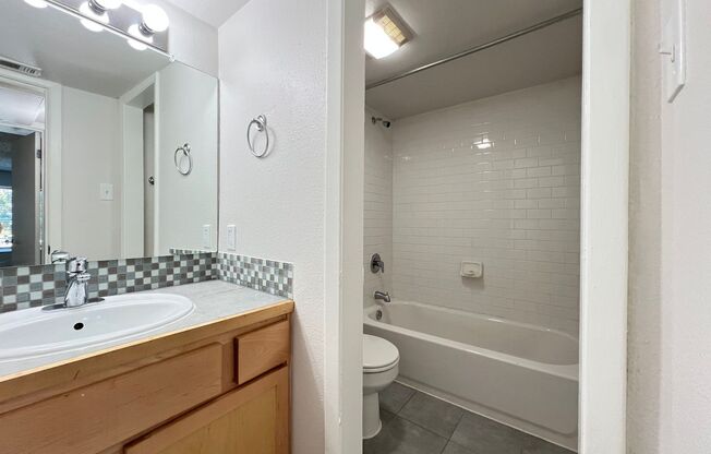 1 bed, 1 bath, 750 sqft, $1,100, Unit ABB-2-204