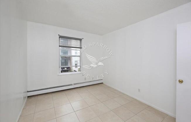 2 beds, 1 bath, $3,000, Unit 3