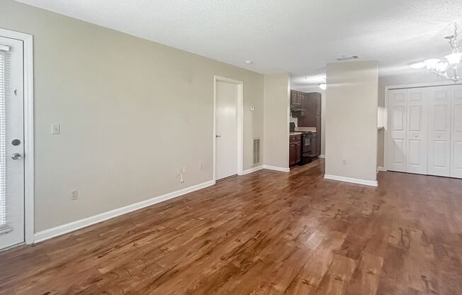 1 bed, 1 bath, $1,300, Unit # 10203