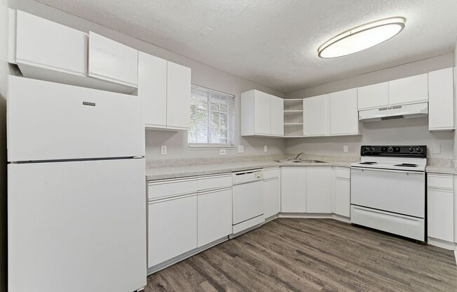 2 beds, 1 bath, 820 sqft, $1,260, Unit 3507-01