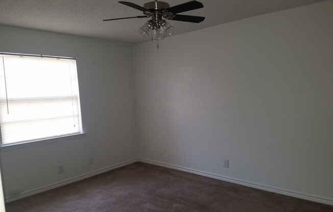 1 bed, 1 bath, 714 sqft, $840, Unit *605