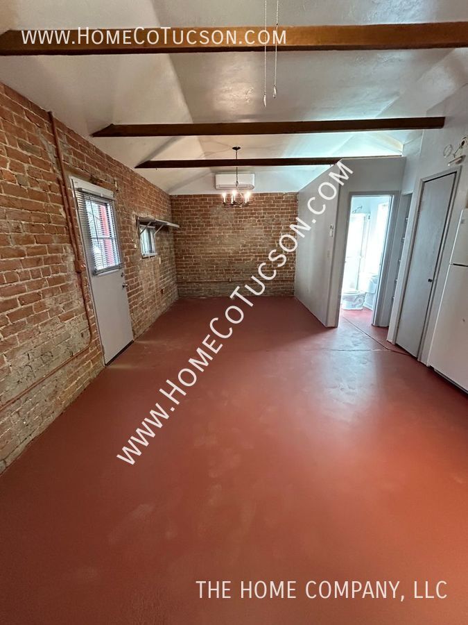 222 E 4 GUEST HOUSE ST
