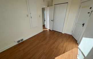 2 beds, 1 bath, $825, Unit 2nd floor