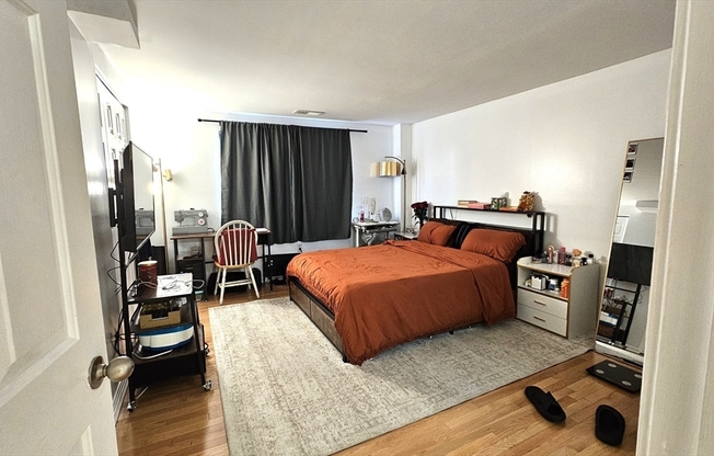 2 beds, 2 baths, 1,098 sqft, $3,100, Unit 416