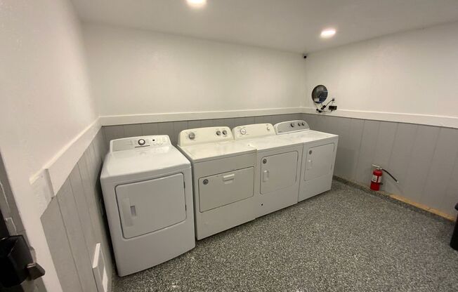 2 beds, 1 bath, 800 sqft, $1,000, Unit 20