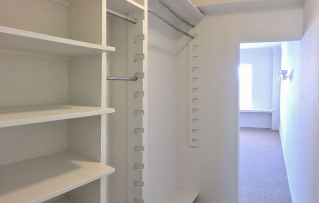 Studio, 1 bath, 233 sqft, $1,350, Unit 603