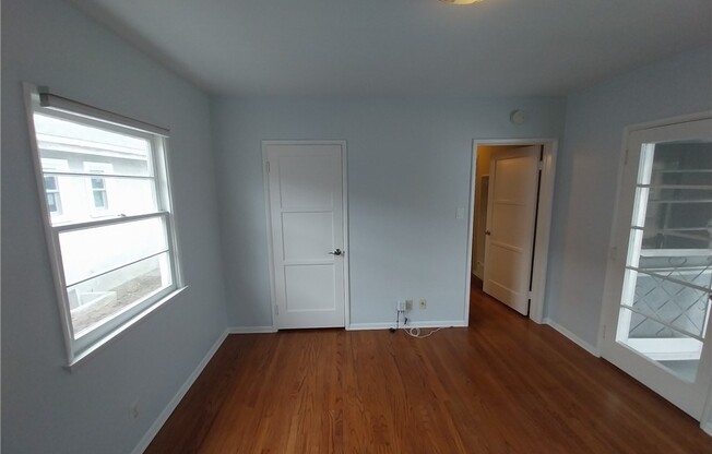 2 beds, 1 bath, 1,213 sqft, $4,050