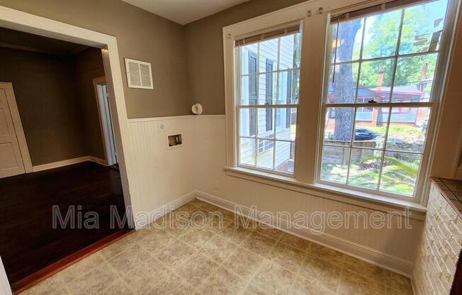 1413 E 42 ST