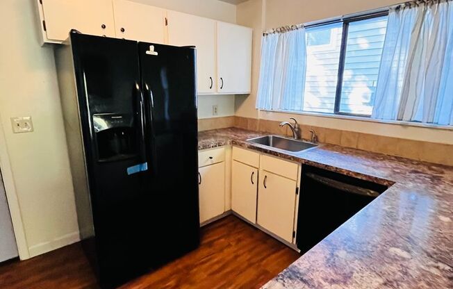 3 beds, 2 baths, $2,995