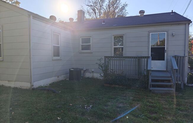 2 beds, 1 bath, $1,200