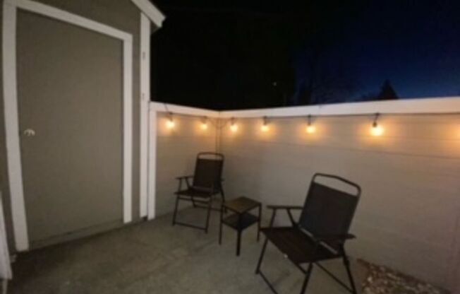 2 beds, 2 baths, $1,995