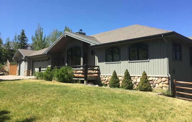 Large Private Luxury Home in Pinebrook  Estates