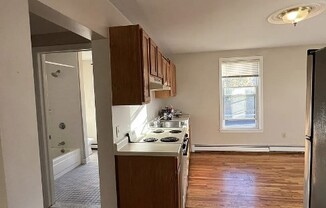 Studio, 1 bath, 750 sqft, $1,650, Unit 3