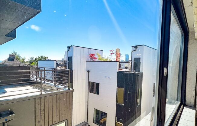 3 beds, 2 baths, 1,540 sqft, $4,895, Unit 400
