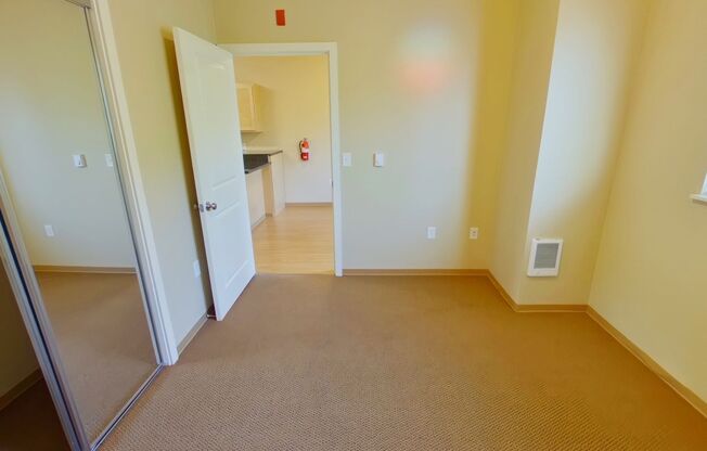 1 bed, 1 bath, 391 sqft, $1,195, Unit 207