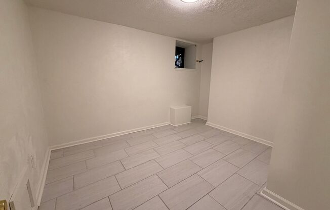 3 beds, 1 bath, 810 sqft, $1,995, Unit 732 S. Millvale Ave. #B2